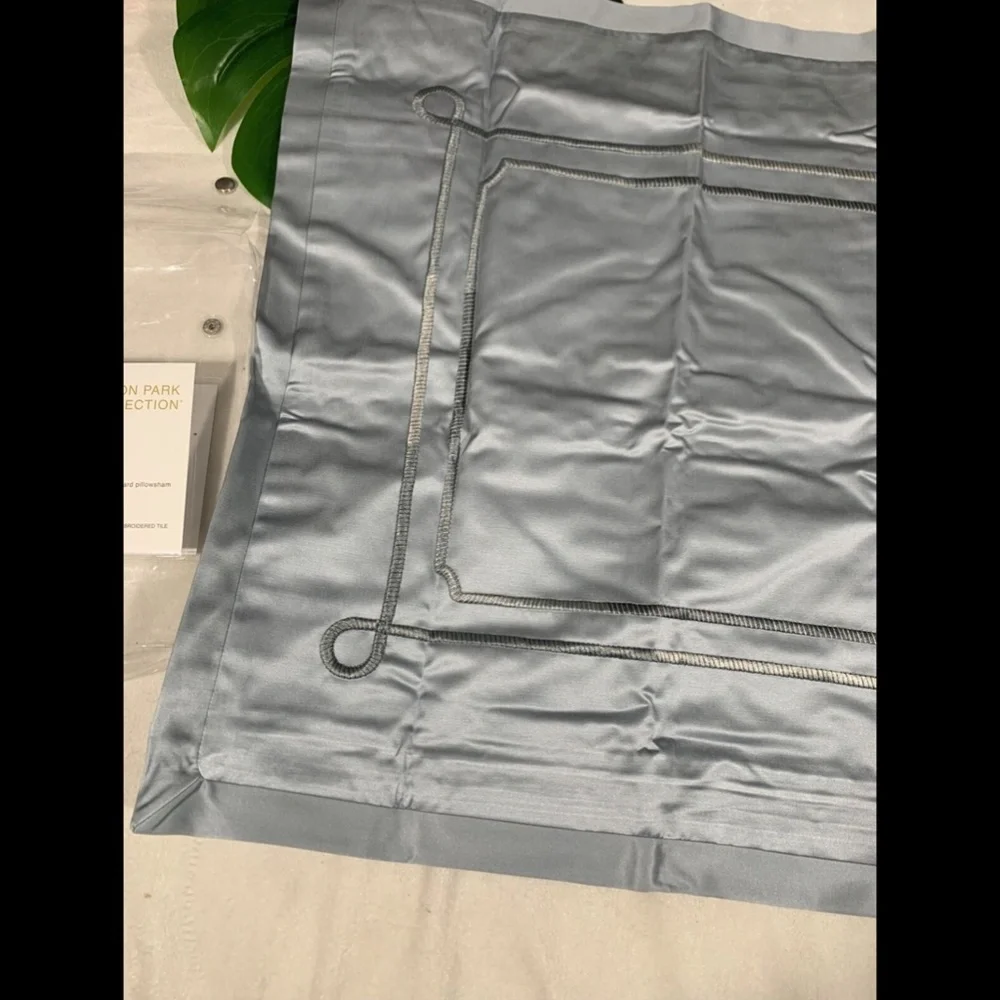 NIB [ 1 Standard ] Sham for Hudson Park‎ Embroidered Tile
